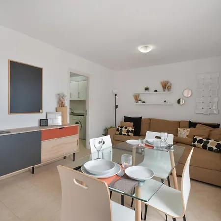 Bonito Apto Erma Con Air & Pool En * 칸델라리아